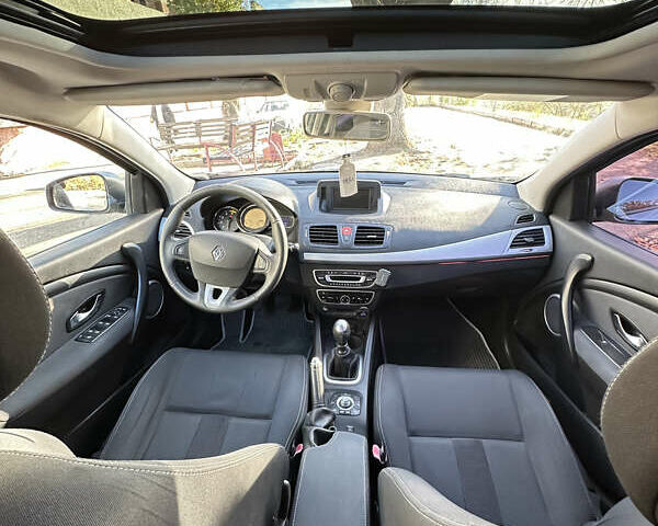 Серый Рено Меган, объемом двигателя 1.46 л и пробегом 270 тыс. км за 7750 $, фото 19 на Automoto.ua