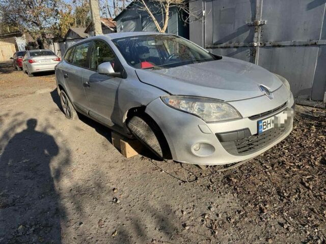 Серый Рено Меган, объемом двигателя 1.5 л и пробегом 235 тыс. км за 2700 $, фото 4 на Automoto.ua