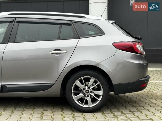 Серый Рено Меган, объемом двигателя 2 л и пробегом 260 тыс. км за 7800 $, фото 4 на Automoto.ua