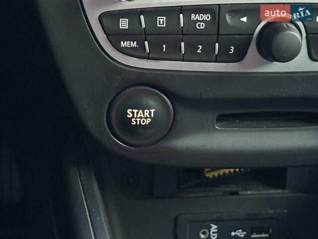 Сірий Рено Меган, об'ємом двигуна 1.9 л та пробігом 297 тис. км за 7290 $, фото 29 на Automoto.ua