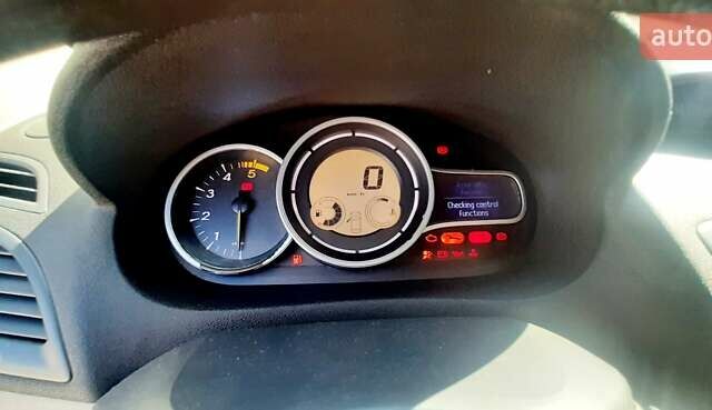 Серый Рено Меган, объемом двигателя 1.5 л и пробегом 350 тыс. км за 6500 $, фото 11 на Automoto.ua