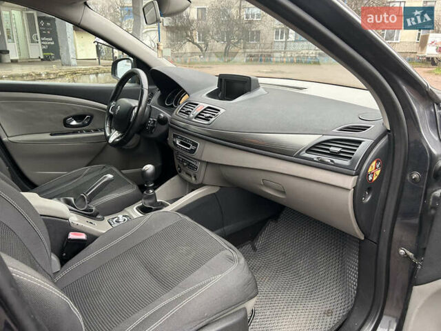 Серый Рено Меган, объемом двигателя 1.46 л и пробегом 285 тыс. км за 5700 $, фото 28 на Automoto.ua