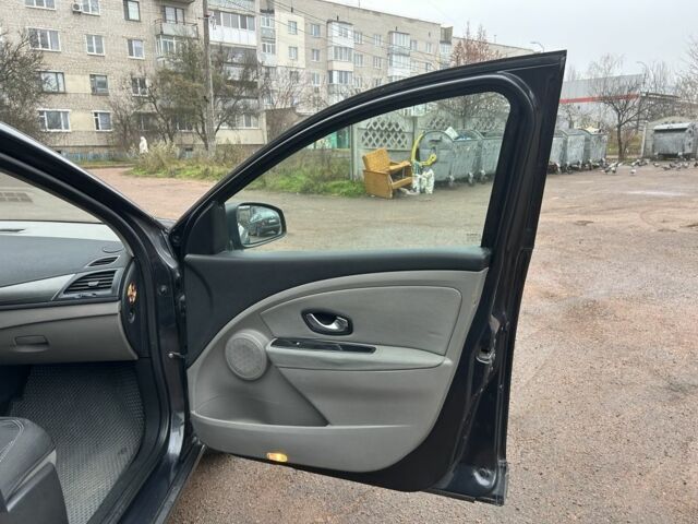 Серый Рено Меган, объемом двигателя 1.5 л и пробегом 285 тыс. км за 5700 $, фото 16 на Automoto.ua