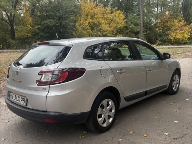 Серый Рено Меган, объемом двигателя 1.5 л и пробегом 270 тыс. км за 5700 $, фото 4 на Automoto.ua