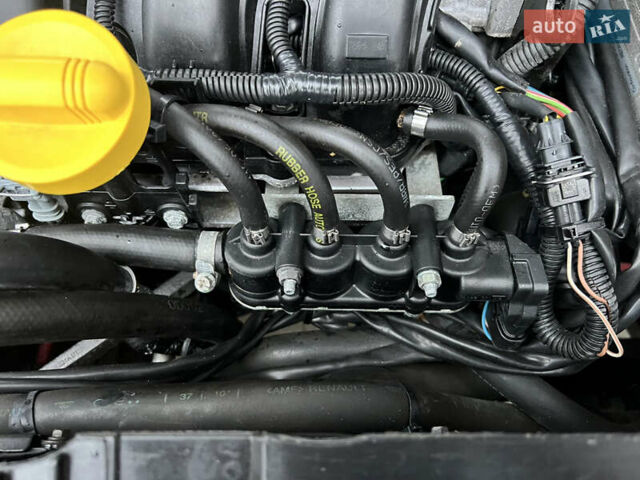 Серый Рено Меган, объемом двигателя 1.6 л и пробегом 182 тыс. км за 7800 $, фото 96 на Automoto.ua