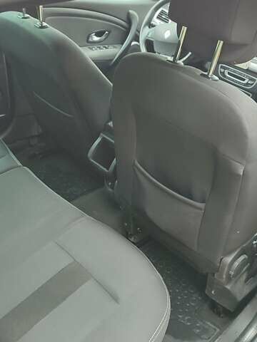 Сірий Рено Меган, об'ємом двигуна 1.87 л та пробігом 276 тис. км за 7500 $, фото 4 на Automoto.ua