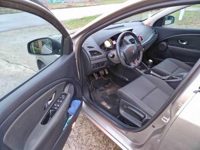 Сірий Рено Меган, об'ємом двигуна 1.6 л та пробігом 238 тис. км за 7350 $, фото 10 на Automoto.ua