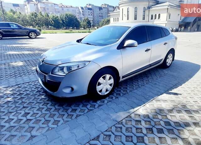 Серый Рено Меган, объемом двигателя 1.5 л и пробегом 350 тыс. км за 6500 $, фото 28 на Automoto.ua