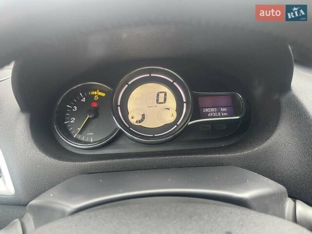 Серый Рено Меган, объемом двигателя 1.5 л и пробегом 240 тыс. км за 7500 $, фото 7 на Automoto.ua