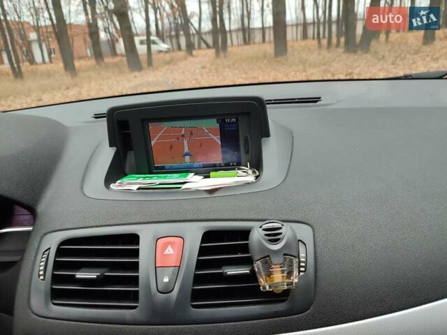 Серый Рено Меган, объемом двигателя 1.4 л и пробегом 250 тыс. км за 7500 $, фото 171 на Automoto.ua