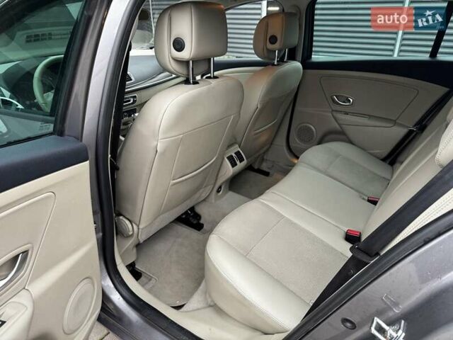 Серый Рено Меган, объемом двигателя 2 л и пробегом 260 тыс. км за 7800 $, фото 10 на Automoto.ua