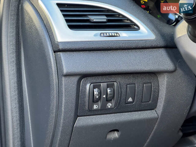 Серый Рено Меган, объемом двигателя 1.46 л и пробегом 223 тыс. км за 6999 $, фото 22 на Automoto.ua