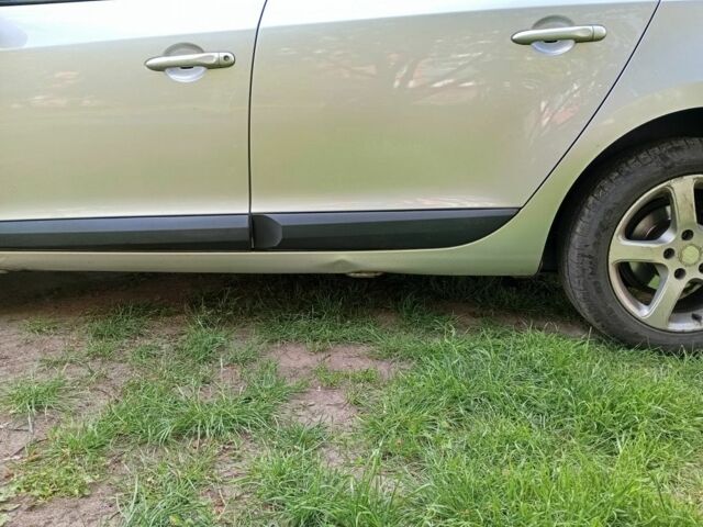 Серый Рено Меган, объемом двигателя 1.6 л и пробегом 204 тыс. км за 7200 $, фото 2 на Automoto.ua