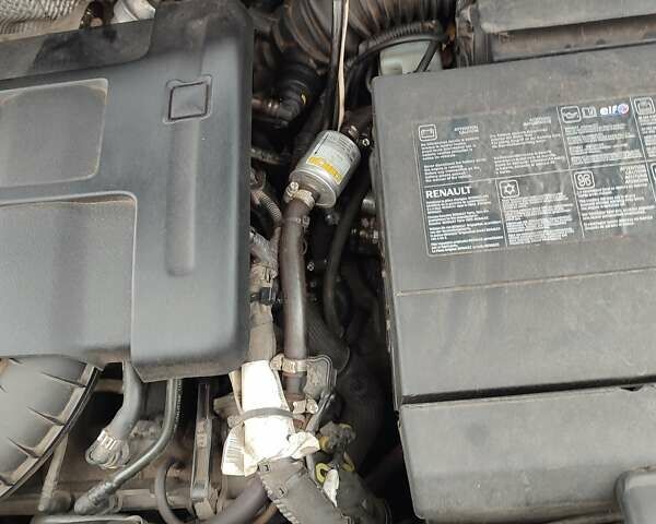 Серый Рено Меган, объемом двигателя 1.4 л и пробегом 250 тыс. км за 7500 $, фото 94 на Automoto.ua