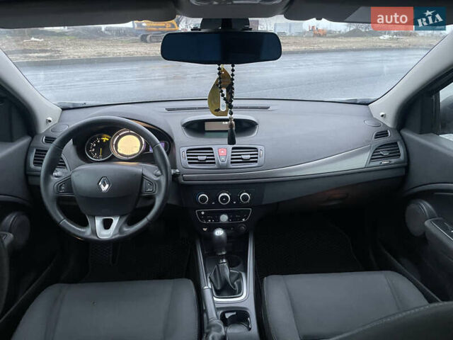 Серый Рено Меган, объемом двигателя 1.46 л и пробегом 287 тыс. км за 6900 $, фото 4 на Automoto.ua