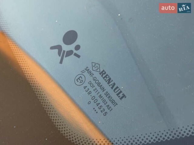 Серый Рено Меган, объемом двигателя 1.4 л и пробегом 193 тыс. км за 6700 $, фото 12 на Automoto.ua