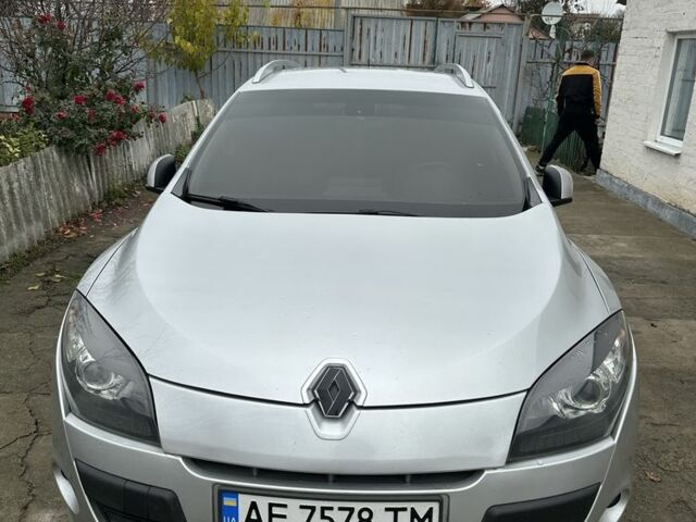 Серый Рено Меган, объемом двигателя 1.5 л и пробегом 251 тыс. км за 6500 $, фото 3 на Automoto.ua