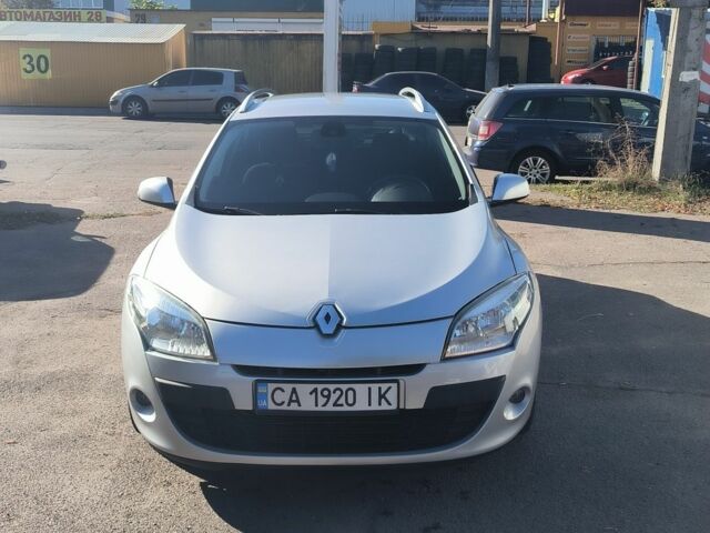 Серый Рено Меган, объемом двигателя 1.5 л и пробегом 390 тыс. км за 5100 $, фото 1 на Automoto.ua