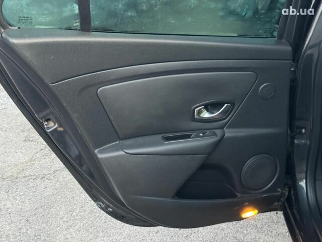Серый Рено Меган, объемом двигателя 1.9 л и пробегом 297 тыс. км за 7290 $, фото 15 на Automoto.ua