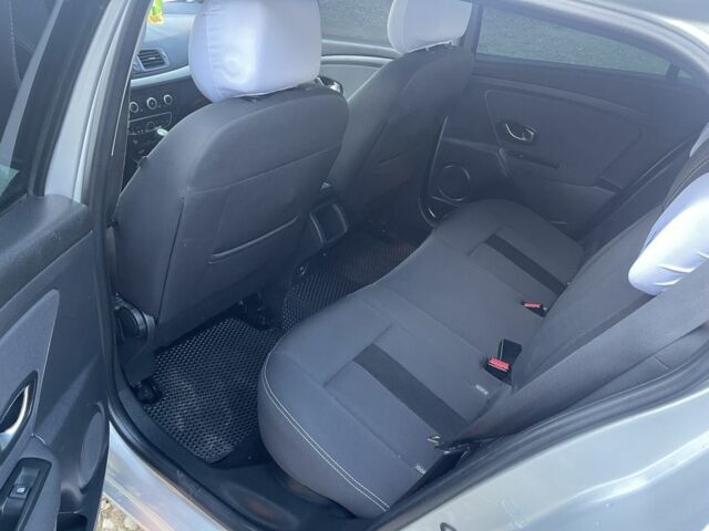 Сірий Рено Меган, об'ємом двигуна 1.9 л та пробігом 245 тис. км за 6800 $, фото 6 на Automoto.ua