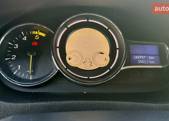 Серый Рено Меган, объемом двигателя 2 л и пробегом 245 тыс. км за 7900 $, фото 17 на Automoto.ua