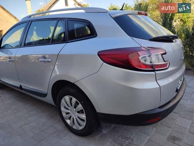 Серый Рено Меган, объемом двигателя 1.5 л и пробегом 238 тыс. км за 7000 $, фото 10 на Automoto.ua