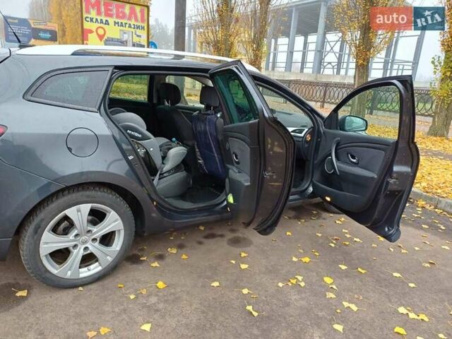 Серый Рено Меган, объемом двигателя 1.46 л и пробегом 230 тыс. км за 7500 $, фото 13 на Automoto.ua