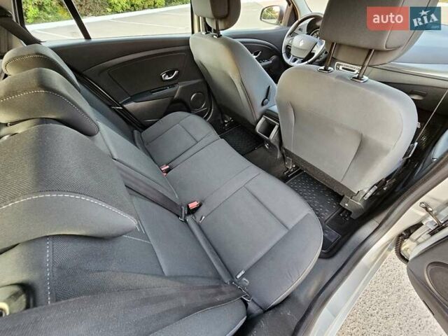 Серый Рено Меган, объемом двигателя 1.6 л и пробегом 195 тыс. км за 7850 $, фото 61 на Automoto.ua