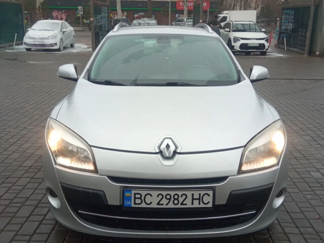 Серый Рено Меган, объемом двигателя 1.5 л и пробегом 260 тыс. км за 6600 $, фото 3 на Automoto.ua