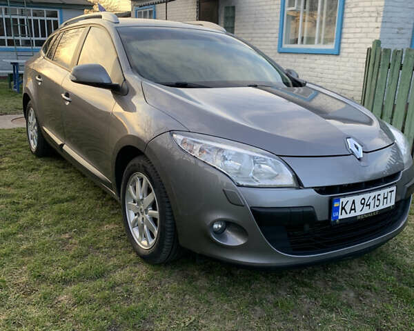 Сірий Рено Меган, об'ємом двигуна 1.46 л та пробігом 267 тис. км за 6700 $, фото 1 на Automoto.ua
