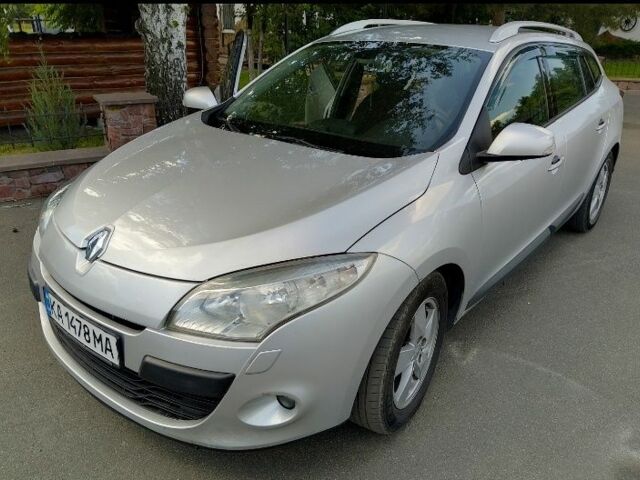 Серый Рено Меган, объемом двигателя 1.5 л и пробегом 280 тыс. км за 7000 $, фото 1 на Automoto.ua
