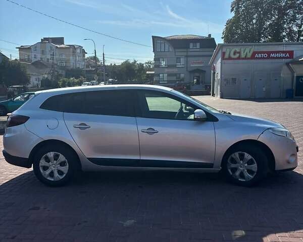 Серый Рено Меган, объемом двигателя 1.46 л и пробегом 330 тыс. км за 5300 $, фото 5 на Automoto.ua