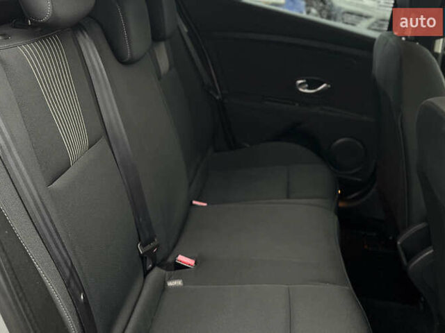 Серый Рено Меган, объемом двигателя 1.46 л и пробегом 260 тыс. км за 7200 $, фото 12 на Automoto.ua