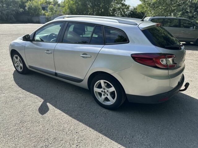 Серый Рено Меган, объемом двигателя 1.5 л и пробегом 195 тыс. км за 6999 $, фото 5 на Automoto.ua