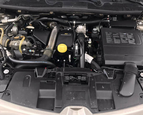 Сірий Рено Меган, об'ємом двигуна 1.46 л та пробігом 251 тис. км за 7300 $, фото 17 на Automoto.ua