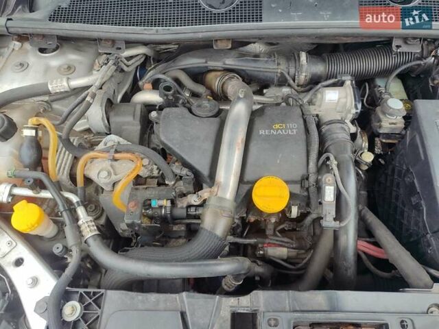 Сірий Рено Меган, об'ємом двигуна 1.5 л та пробігом 243 тис. км за 5600 $, фото 10 на Automoto.ua