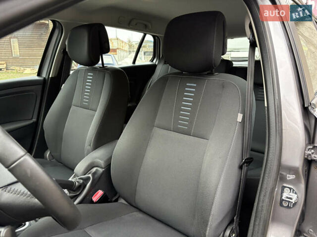 Сірий Рено Меган, об'ємом двигуна 1.6 л та пробігом 227 тис. км за 7300 $, фото 31 на Automoto.ua