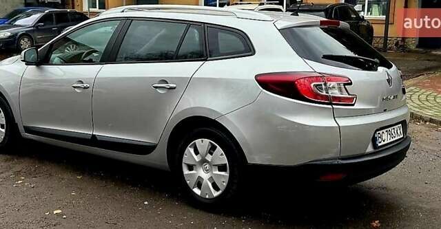 Серый Рено Меган, объемом двигателя 1.46 л и пробегом 295 тыс. км за 5700 $, фото 13 на Automoto.ua