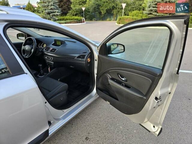 Серый Рено Меган, объемом двигателя 1.6 л и пробегом 195 тыс. км за 7850 $, фото 83 на Automoto.ua
