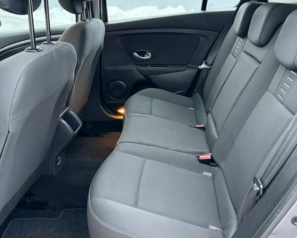 Серый Рено Меган, объемом двигателя 1.6 л и пробегом 181 тыс. км за 7700 $, фото 76 на Automoto.ua