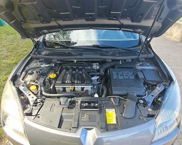 Серый Рено Меган, объемом двигателя 2 л и пробегом 255 тыс. км за 8000 $, фото 7 на Automoto.ua