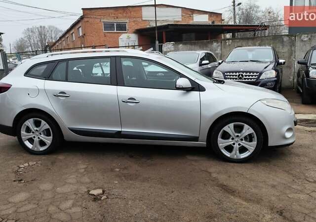 Серый Рено Меган, объемом двигателя 1.46 л и пробегом 236 тыс. км за 6750 $, фото 3 на Automoto.ua