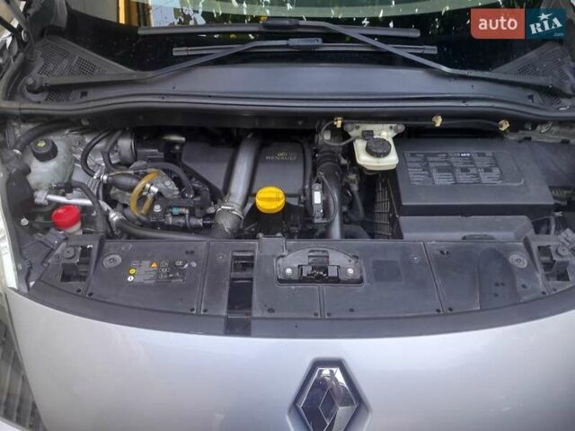 Серый Рено Меган, объемом двигателя 1.46 л и пробегом 242 тыс. км за 7000 $, фото 4 на Automoto.ua