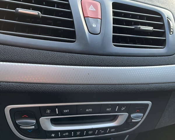 Сірий Рено Меган, об'ємом двигуна 1.5 л та пробігом 227 тис. км за 6650 $, фото 11 на Automoto.ua