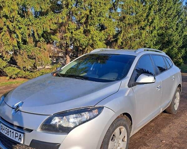 Серый Рено Меган, объемом двигателя 1.46 л и пробегом 246 тыс. км за 6600 $, фото 1 на Automoto.ua