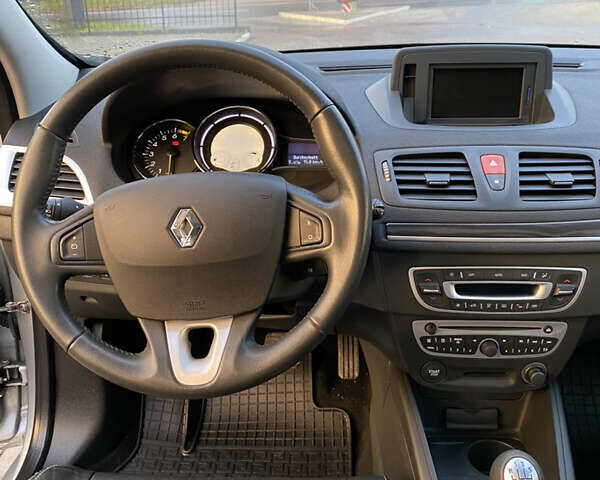 Сірий Рено Меган, об'ємом двигуна 1.4 л та пробігом 127 тис. км за 6800 $, фото 26 на Automoto.ua