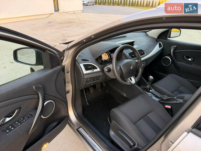 Серый Рено Меган, объемом двигателя 1.4 л и пробегом 193 тыс. км за 6700 $, фото 13 на Automoto.ua