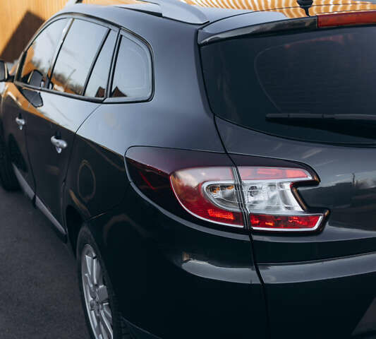 Серый Рено Меган, объемом двигателя 1.46 л и пробегом 288 тыс. км за 6550 $, фото 4 на Automoto.ua