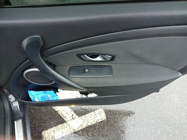 Серый Рено Меган, объемом двигателя 1.5 л и пробегом 380 тыс. км за 6800 $, фото 4 на Automoto.ua