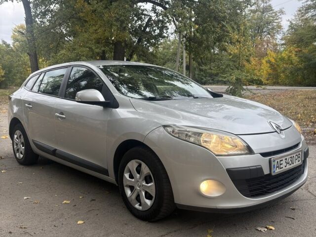 Серый Рено Меган, объемом двигателя 1.5 л и пробегом 270 тыс. км за 5700 $, фото 6 на Automoto.ua